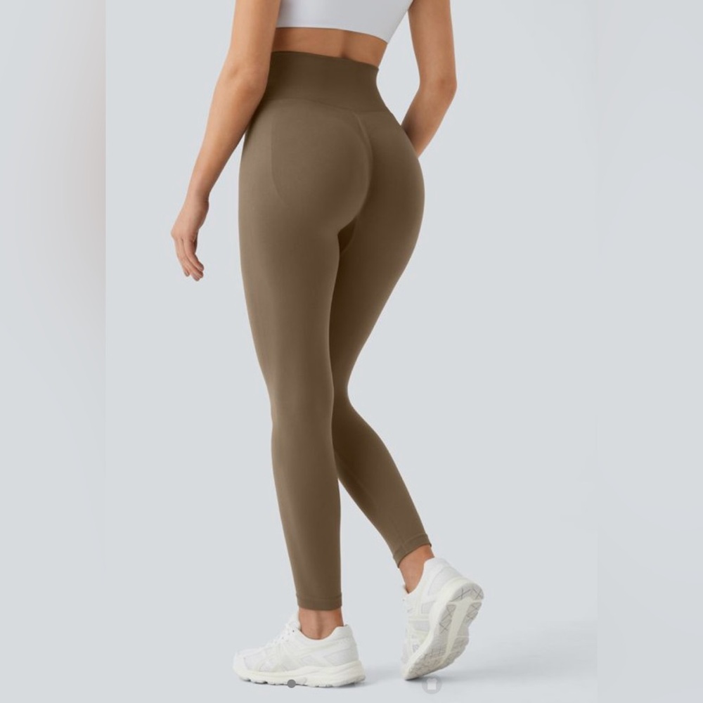 Halara Seamless Flow High Waisted Ruched Plain Leggings in Chestnut Brown XS 7/8